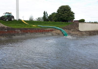 Ontgraven vijver volpompen Boskalis