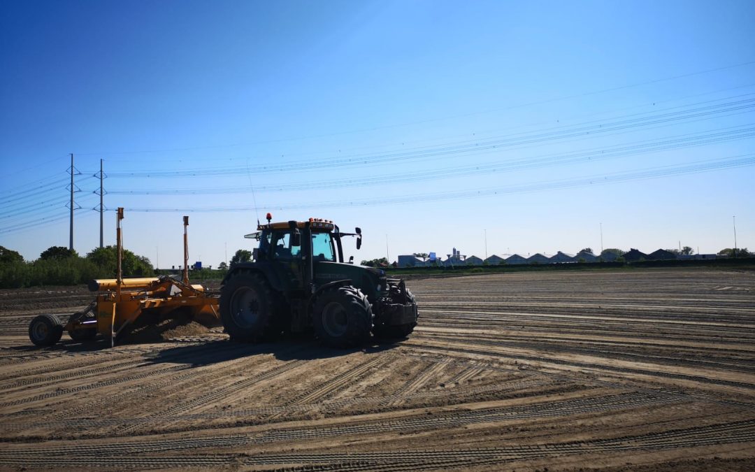 Kilveren en grond rijden voor Boskalis in Den Hoorn