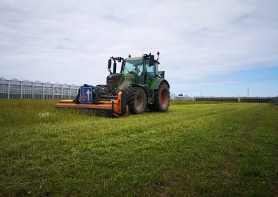 Dubbel klepelen tussen de kassen